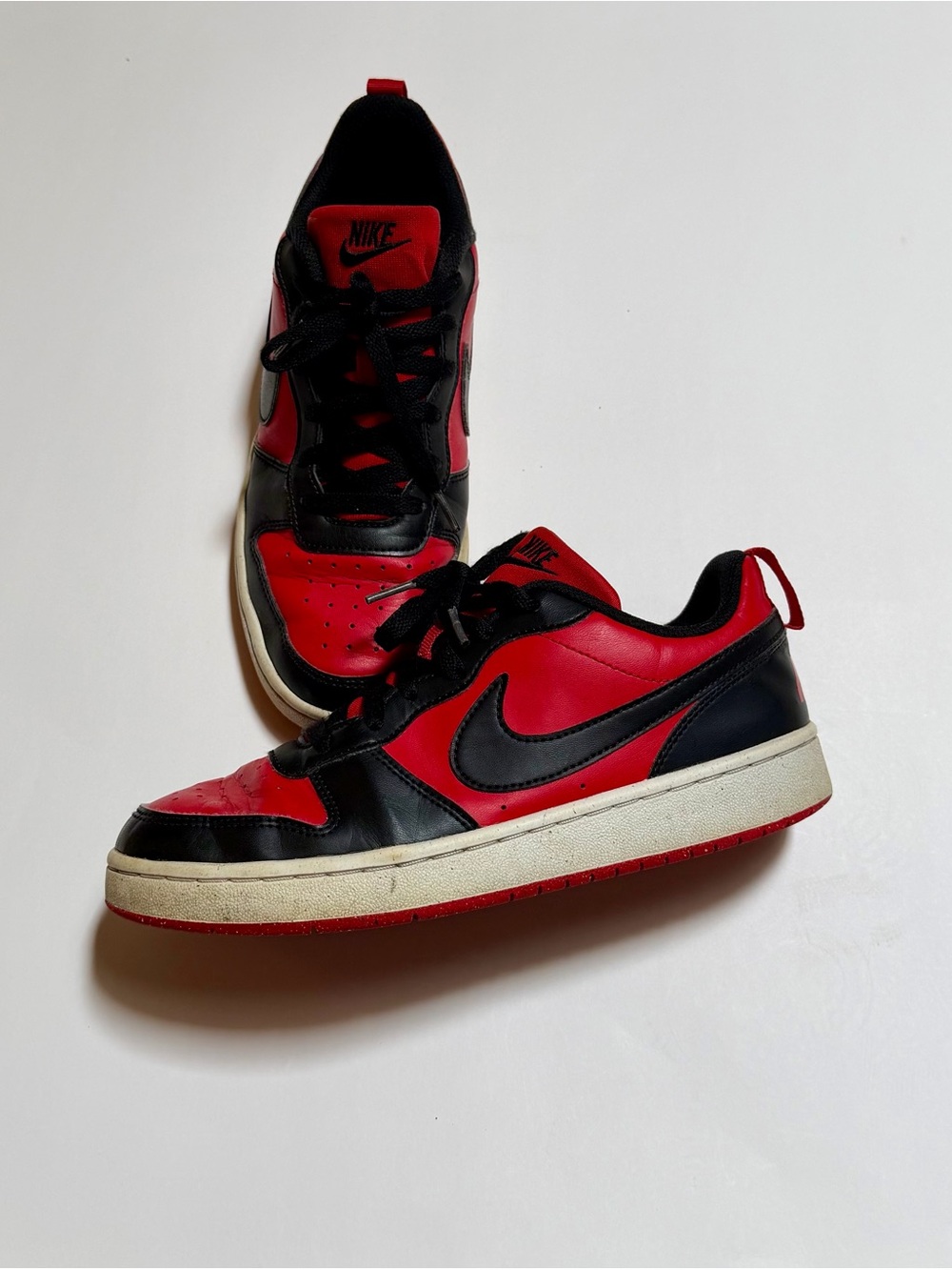 Nike Red and Black Low-Top Sneakers for Men